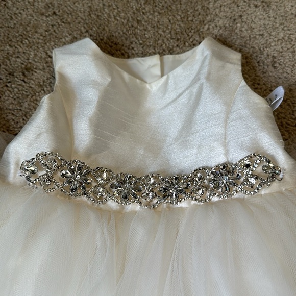 David’s Bridal Flower Girl Dress Sleeveless 2T Tulle Bling - Picture 2 of 7